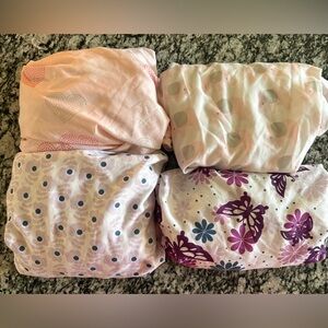 Patterned Set of Crib Sheets